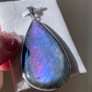 Labradorite Teardrop
Gemstone Multicolor Pendant